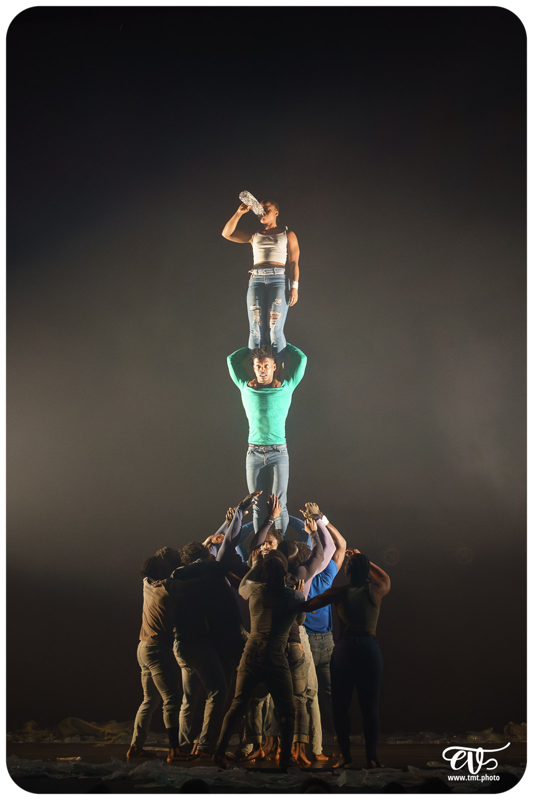 YÉ ! (L'EAU) (CIRCUS BAOBAB)